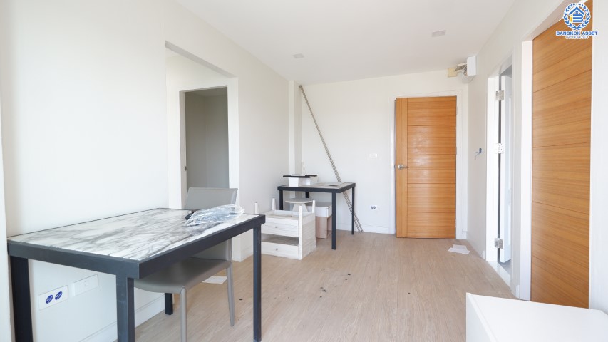 *****คอนโดมิเนียมมือสองย่านกรุงเทพมหานคร โครงการโมเดิร์น คอนโด กำนันแม้น เนื้อที่กว้างขวางถึง 58.28 ตร.ม. ฟังก์ชัน 2 ห้องนอน 2 ห้องน้ำ บนทำเลแห่งการเดินทาง ใกล้รถไฟฟ้าสายสีเขียว "สถานีวุฒากาศ และสถานีบางหว้า"